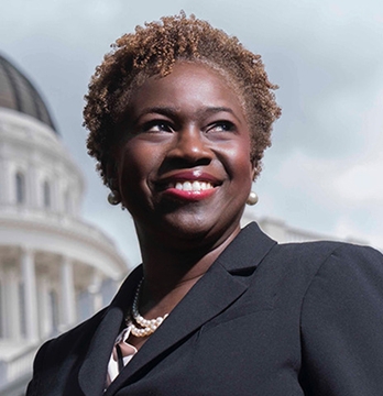 Alumna Lande Ajose